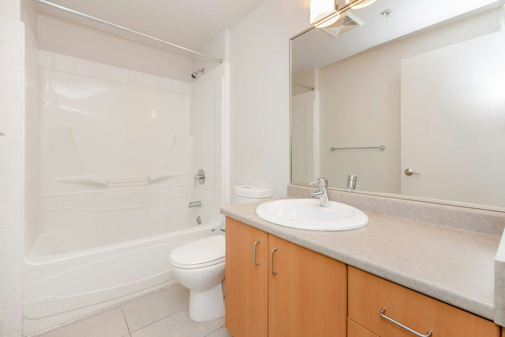 310-725 Yates Street, Victoria, BC, V8W 1L4 - 7