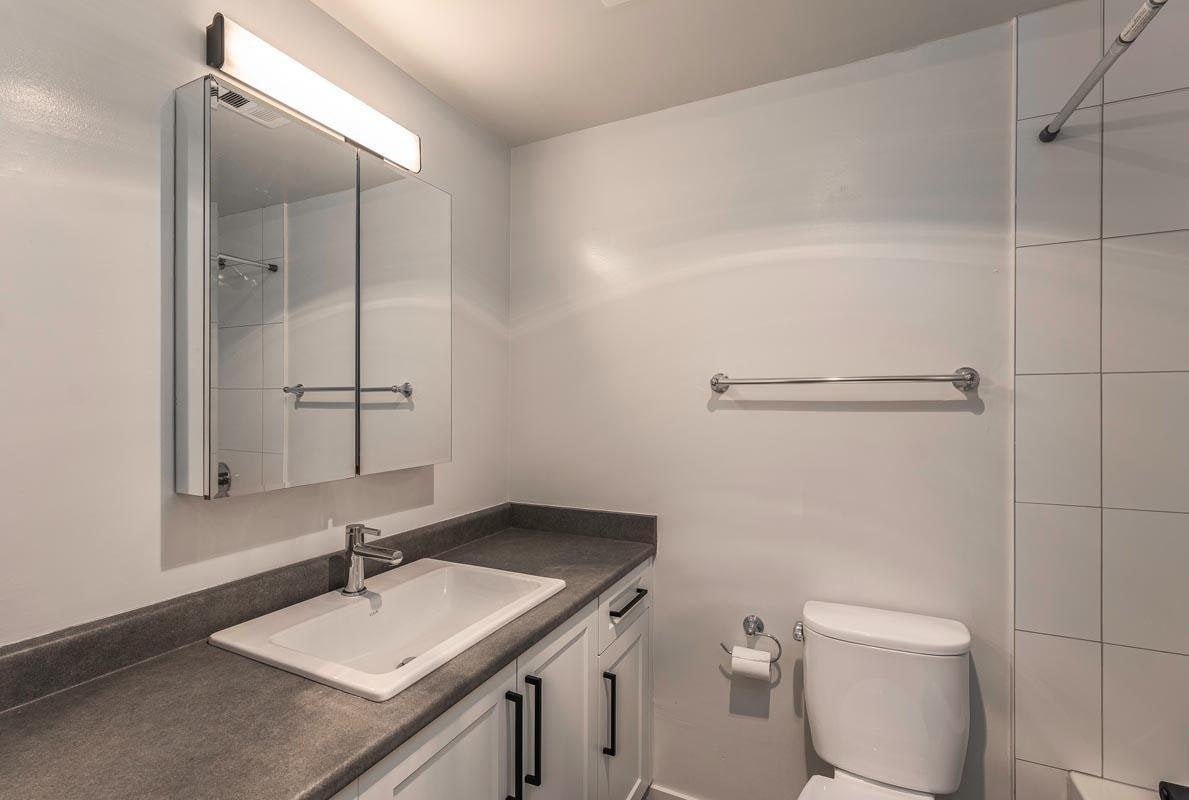 209-950 Rockland Avenue, Victoria, BC, V8V 3H4 - 6