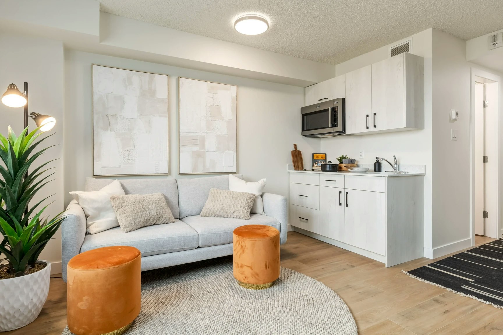304-10609 101 Street NW, Edmonton, AB, T5H 2S2 - 6