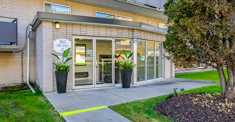379 Lake Street, Sault Ste. Marie, ON, P6B 3K8 - 2