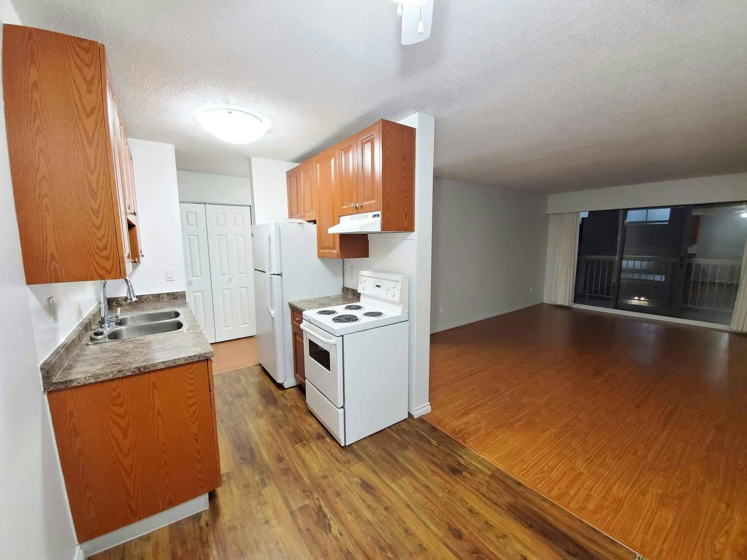 302-5135 Newton Street, Burnaby, BC, V5H 1T5 - 4