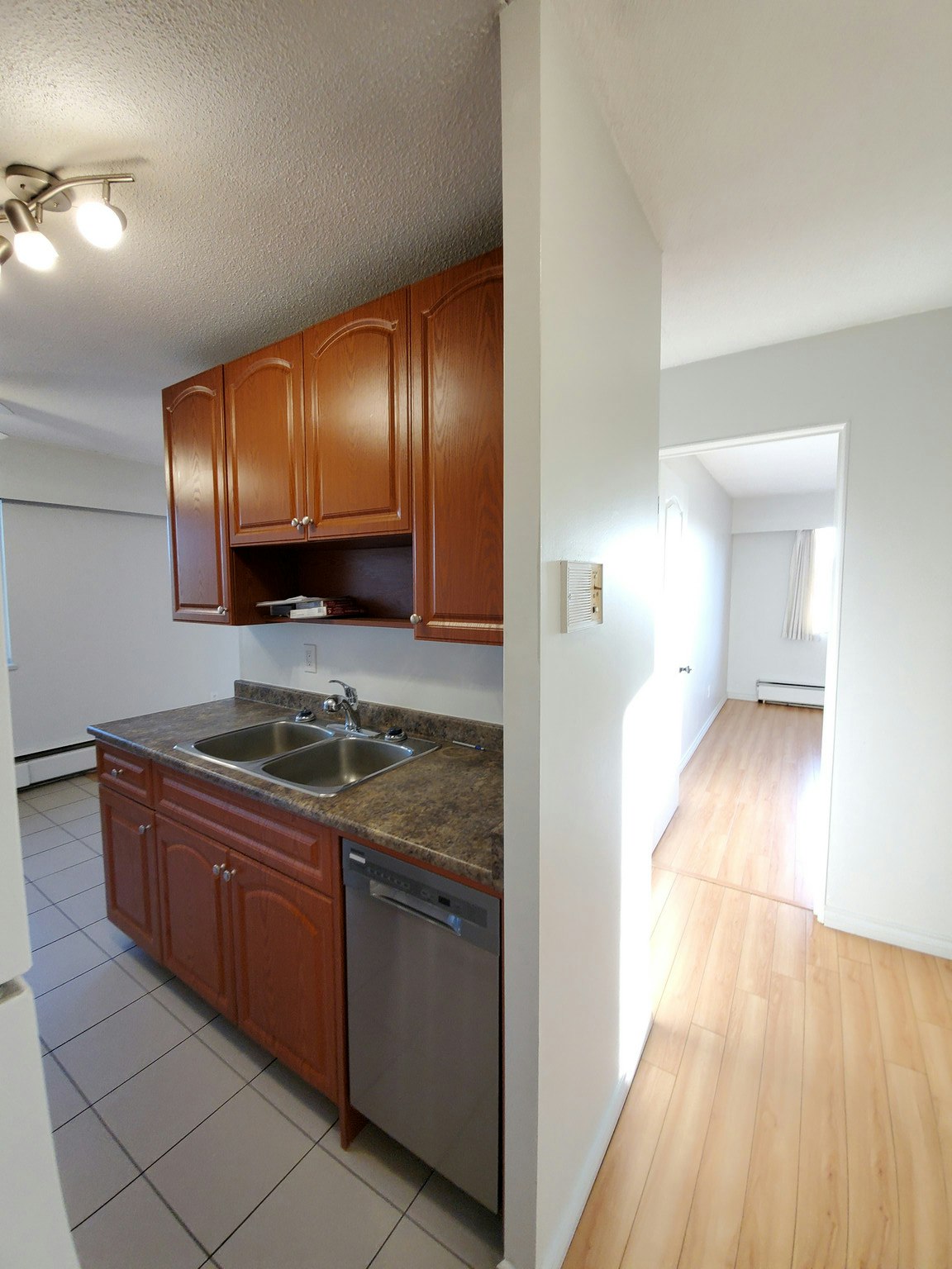 305-5135 Newton Street, Burnaby, BC, V5H 1T5 - 5