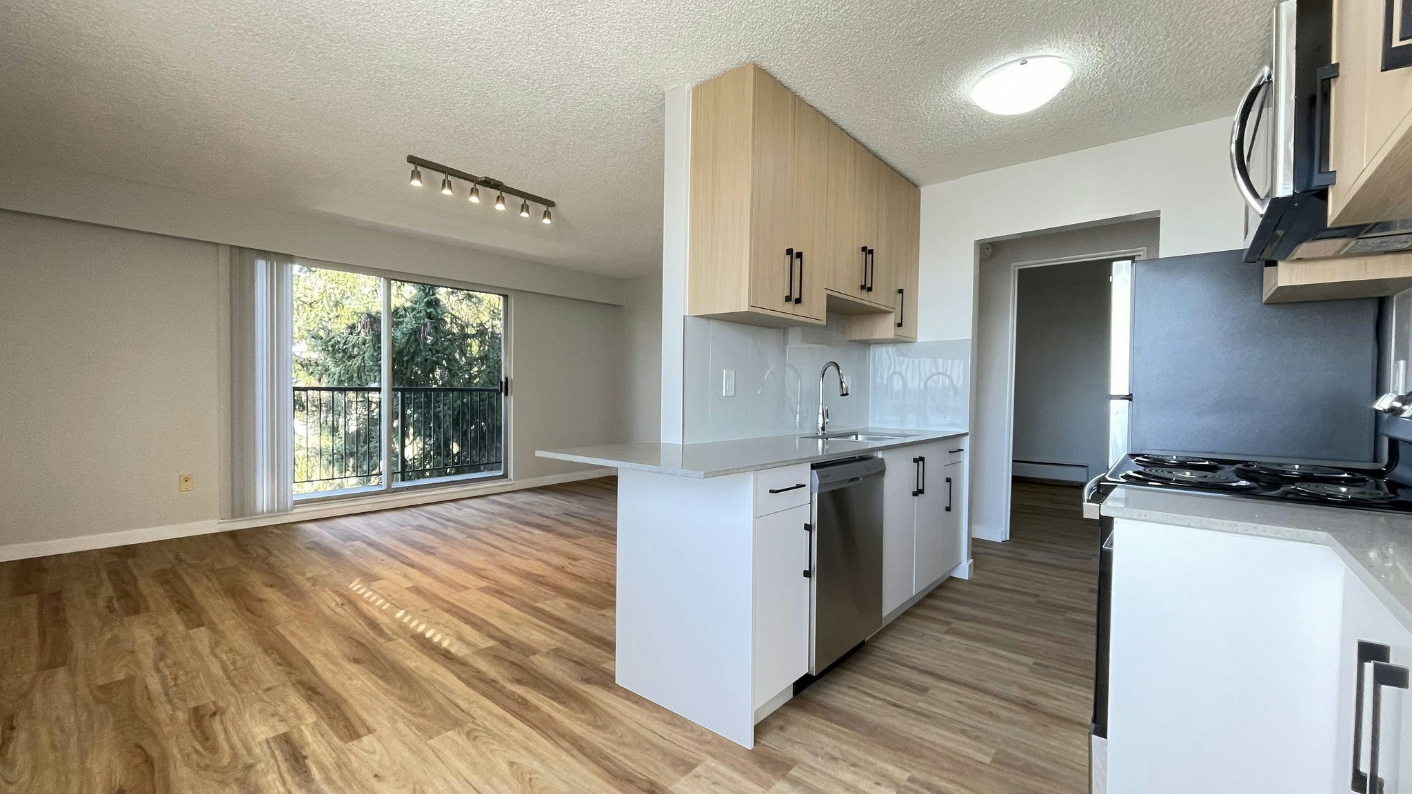 107-1115 4th Avenue, New Westminster, BC, V3M 1T6
