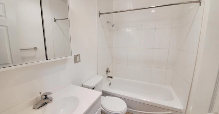 302-702 Gloucester Street, New Westminster, BC, V3M 1K7 - 10