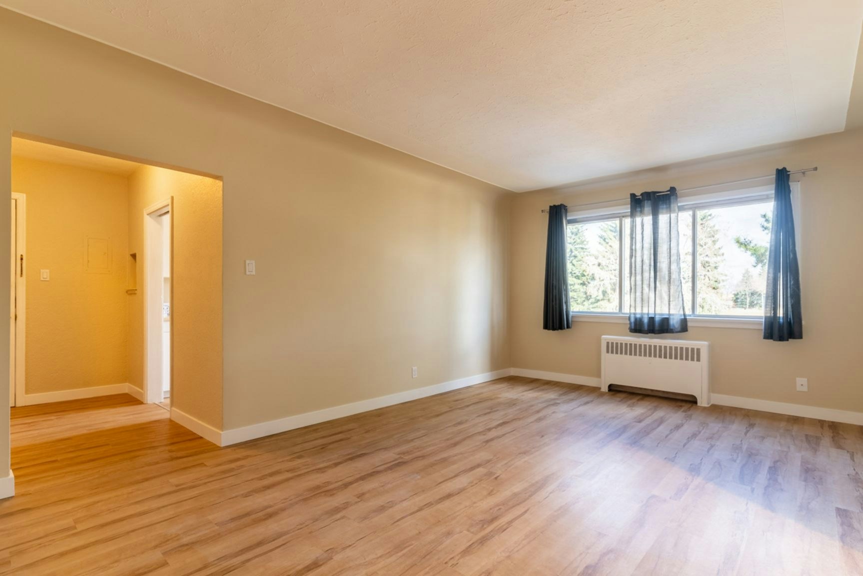 11615 113 Avenue NW, Edmonton, AB, T5G 0J7 - 17