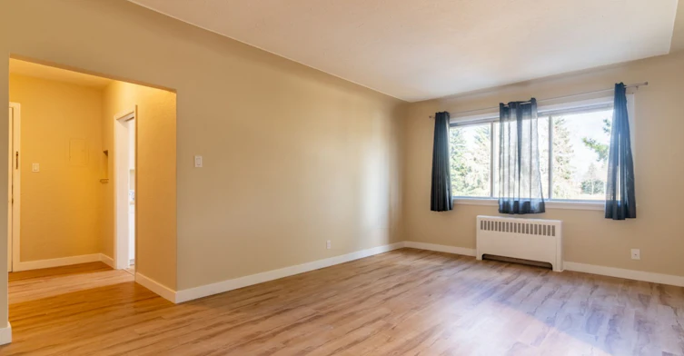 11615 113 Avenue NW, Edmonton, AB, T5G 0J7 - 17