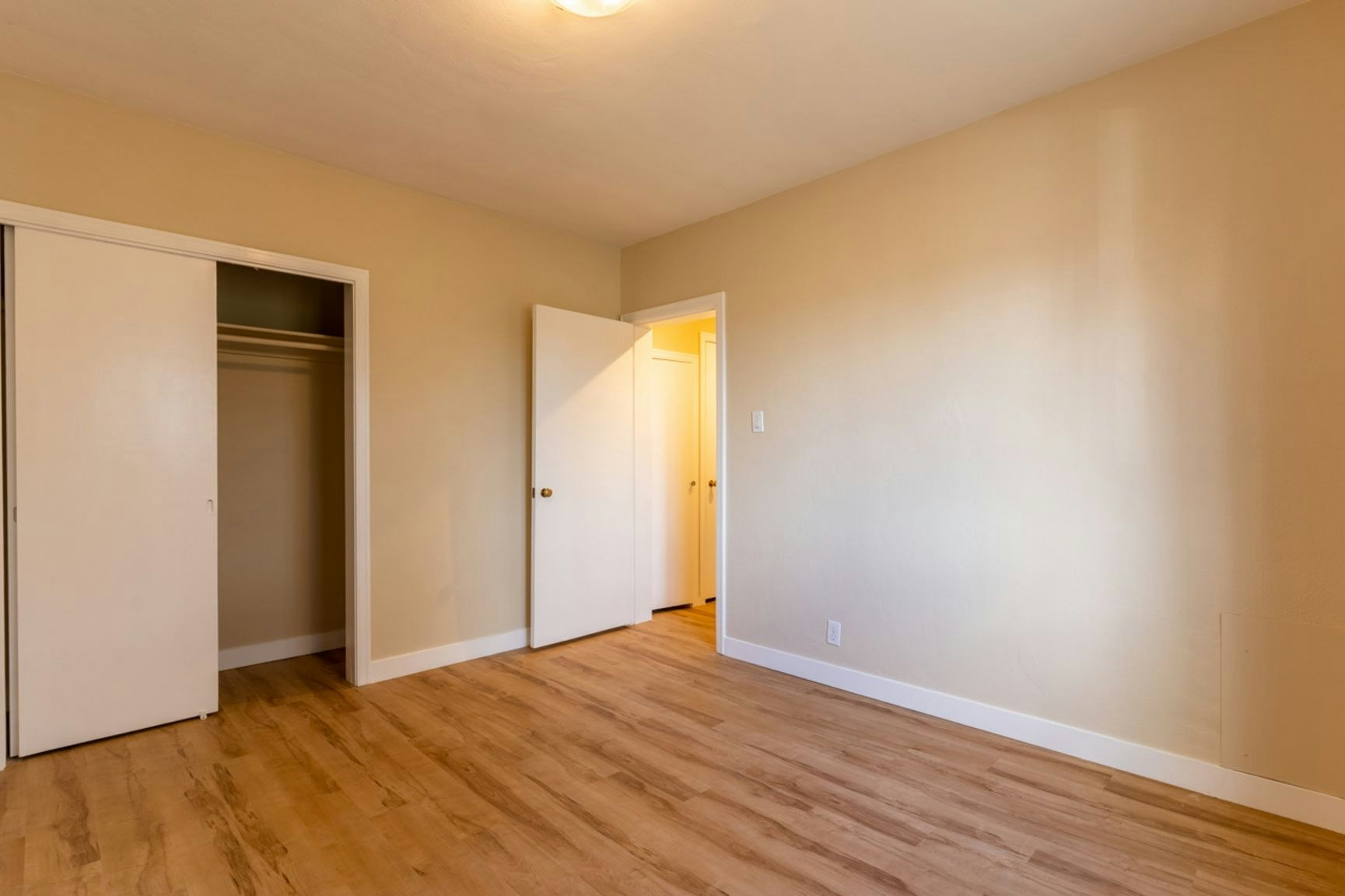11615 113 Avenue NW, Edmonton, AB, T5G 0J7 - 5