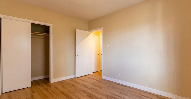 11615 113 Avenue NW, Edmonton, AB, T5G 0J7 - 5