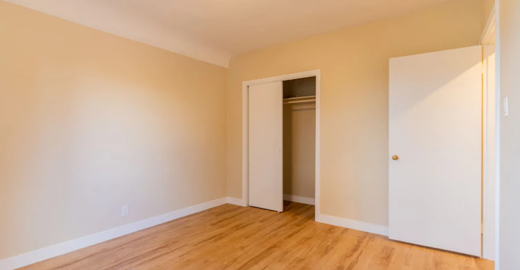 11615 113 Avenue NW, Edmonton, AB, T5G 0J7 - 10