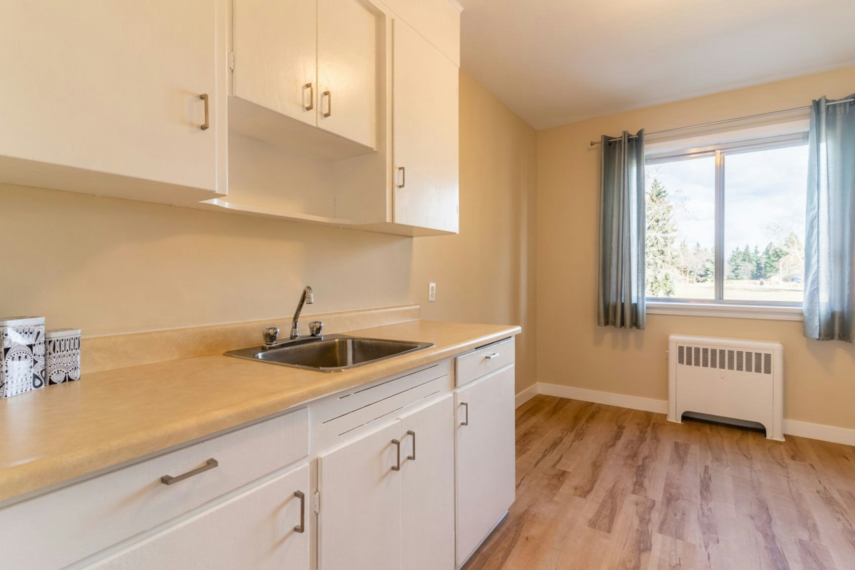 11615 113 Avenue NW, Edmonton, AB, T5G 0J7 - 6