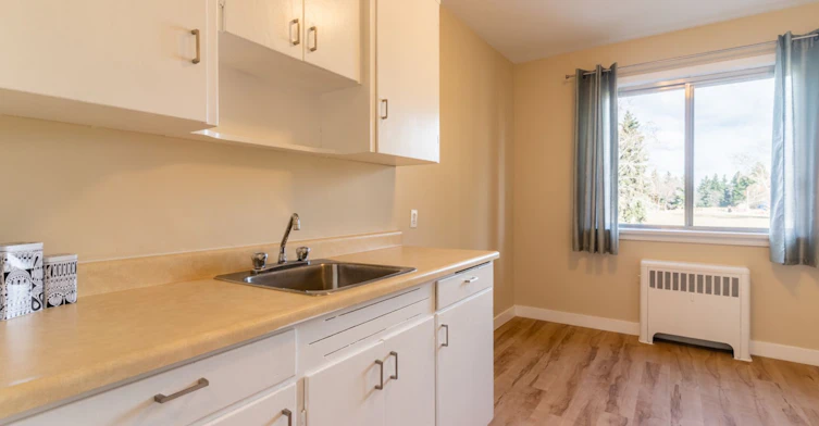 11615 113 Avenue NW, Edmonton, AB, T5G 0J7 - 6