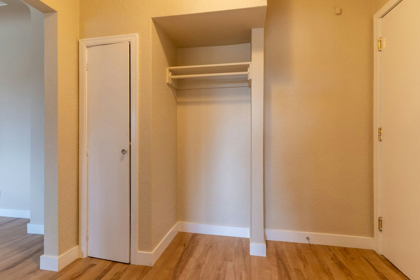 11615 113 Avenue NW, Edmonton, AB, T5G 0J7 - 4
