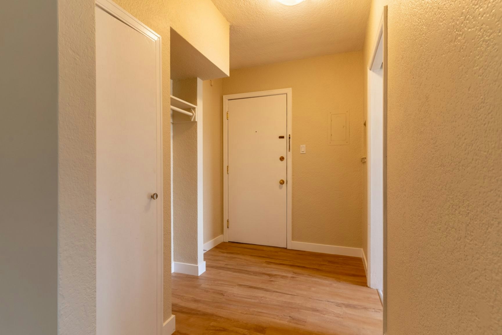 11615 113 Avenue NW, Edmonton, AB, T5G 0J7 - 8