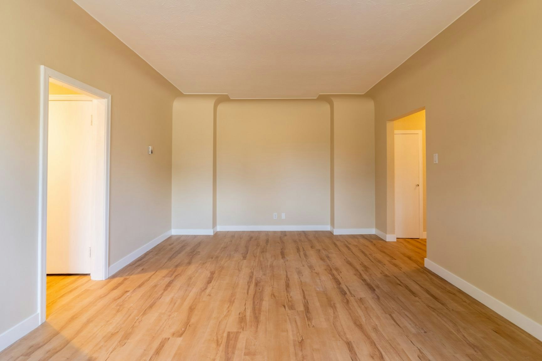 11615 113 Avenue NW, Edmonton, AB, T5G 0J7 - 2