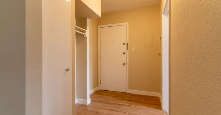 11615 113 Avenue NW, Edmonton, AB, T5G 0J7 - 8