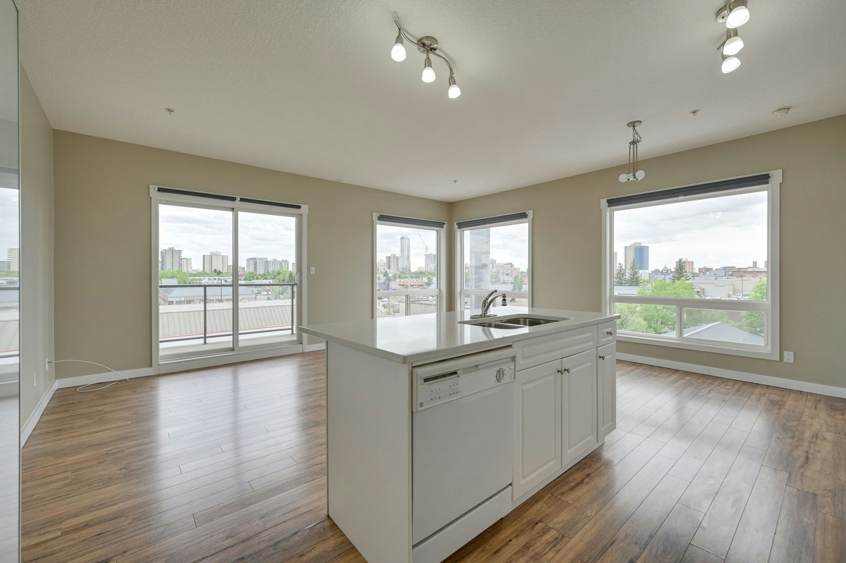 411-11425 105 Avenue, Edmonton, AB, T5H 0C5 - 9