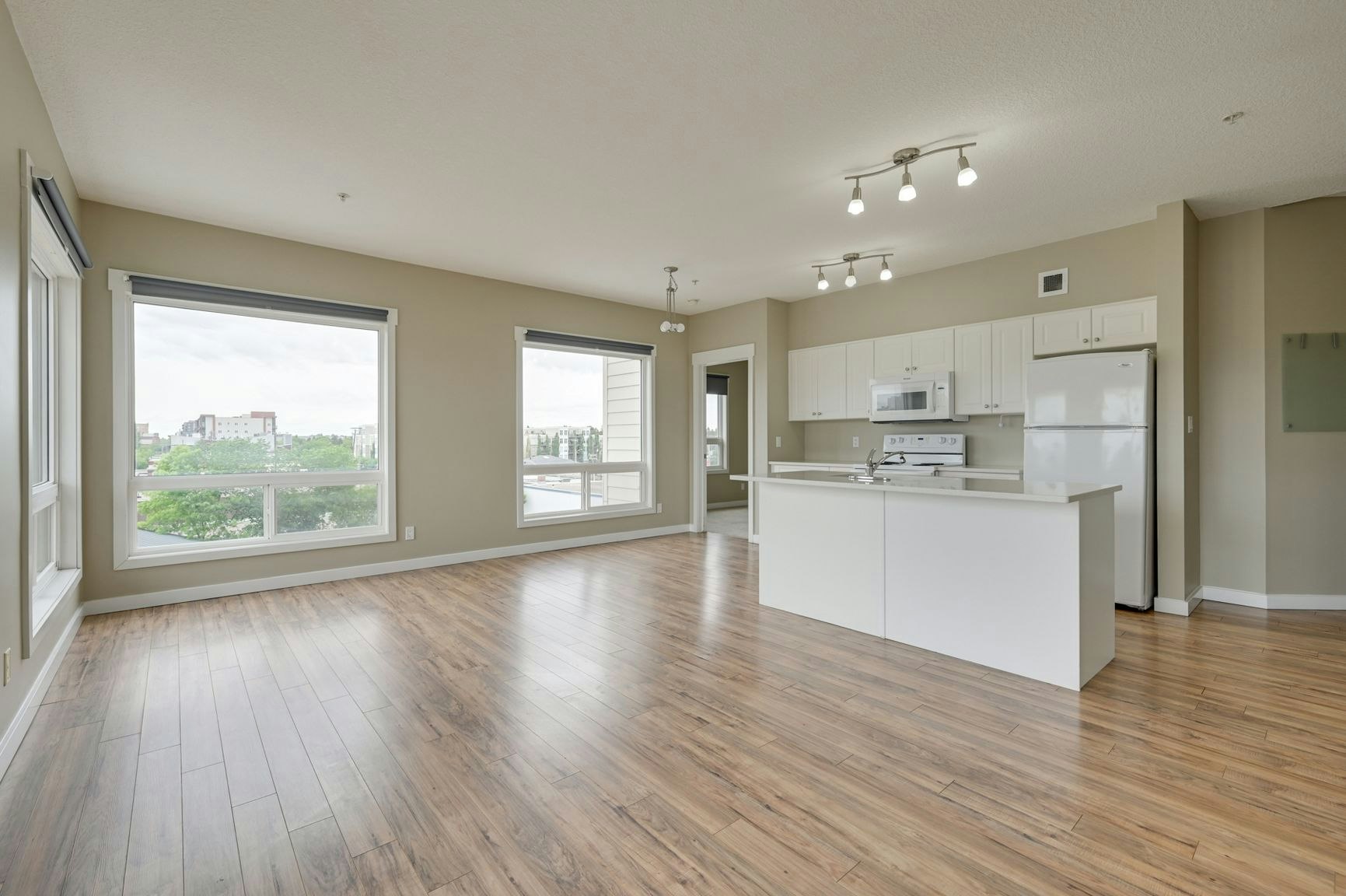 411-11425 105 Avenue, Edmonton, AB, T5H 0C5