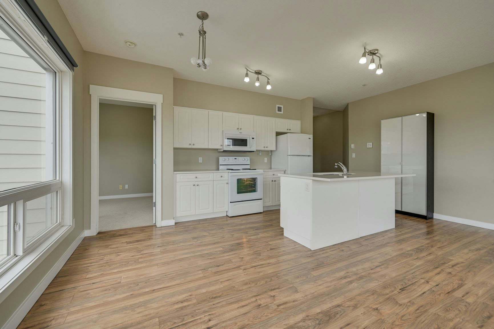 411-11425 105 Avenue, Edmonton, AB, T5H 0C5 - 2