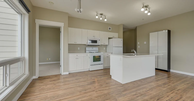 411-11425 105 Avenue, Edmonton, AB, T5H 0C5 - 2
