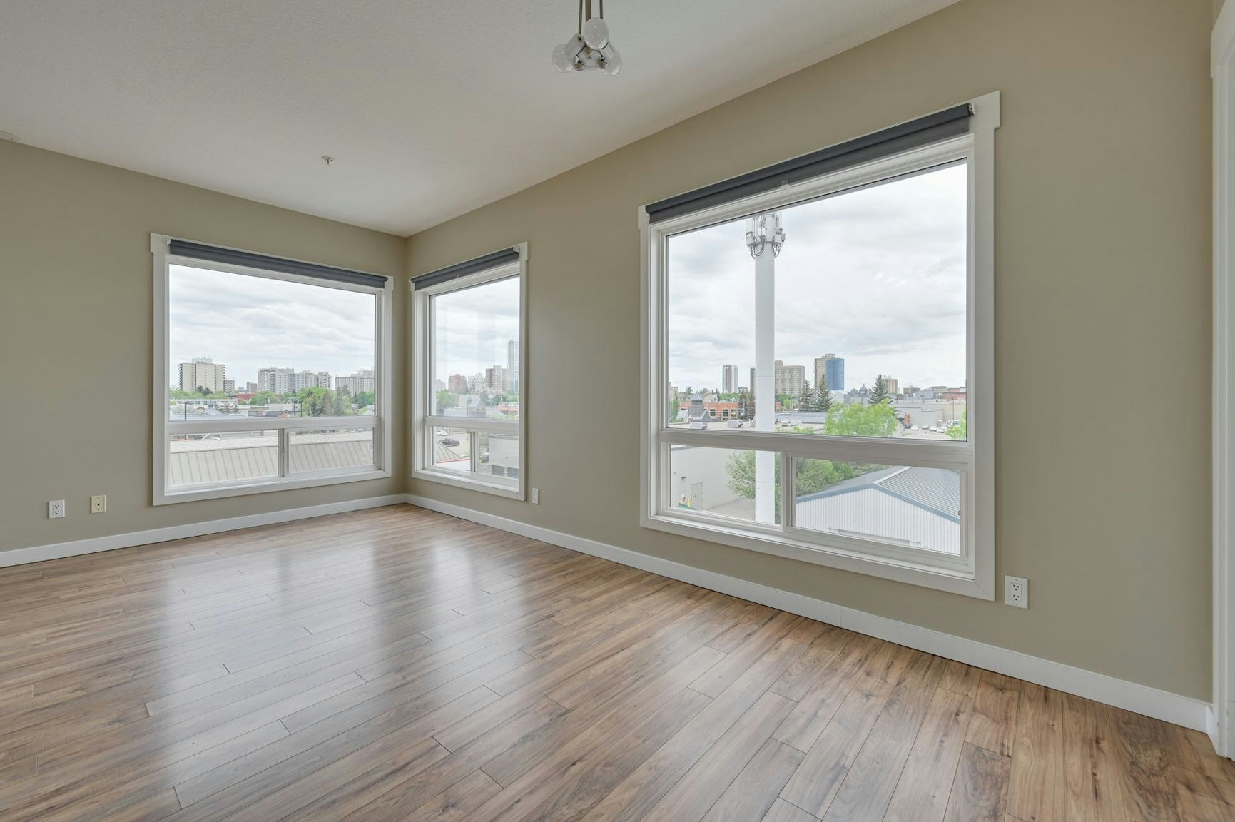 411-11425 105 Avenue, Edmonton, AB, T5H 0C5 - 10