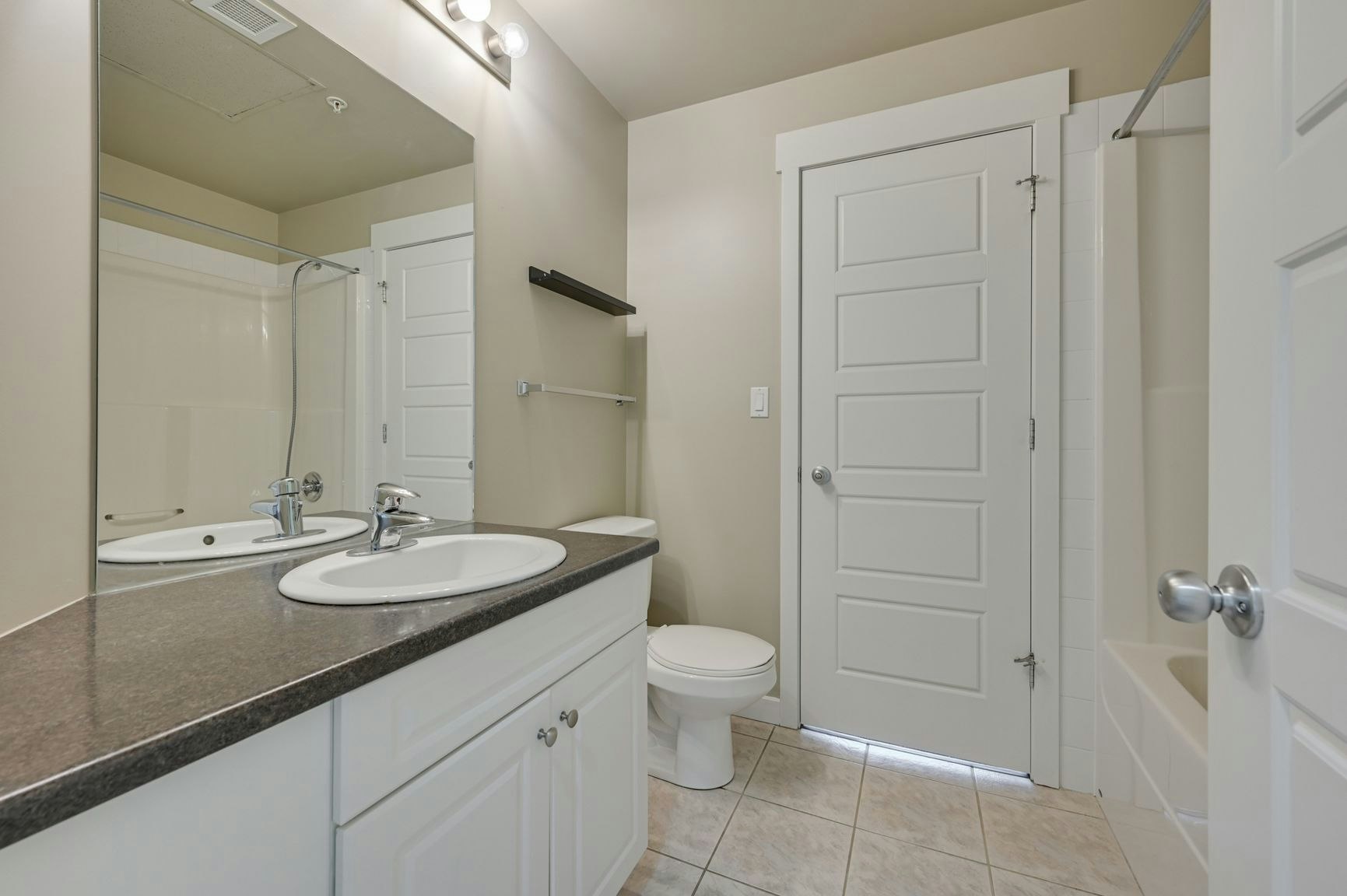 411-11425 105 Avenue, Edmonton, AB, T5H 0C5 - 17
