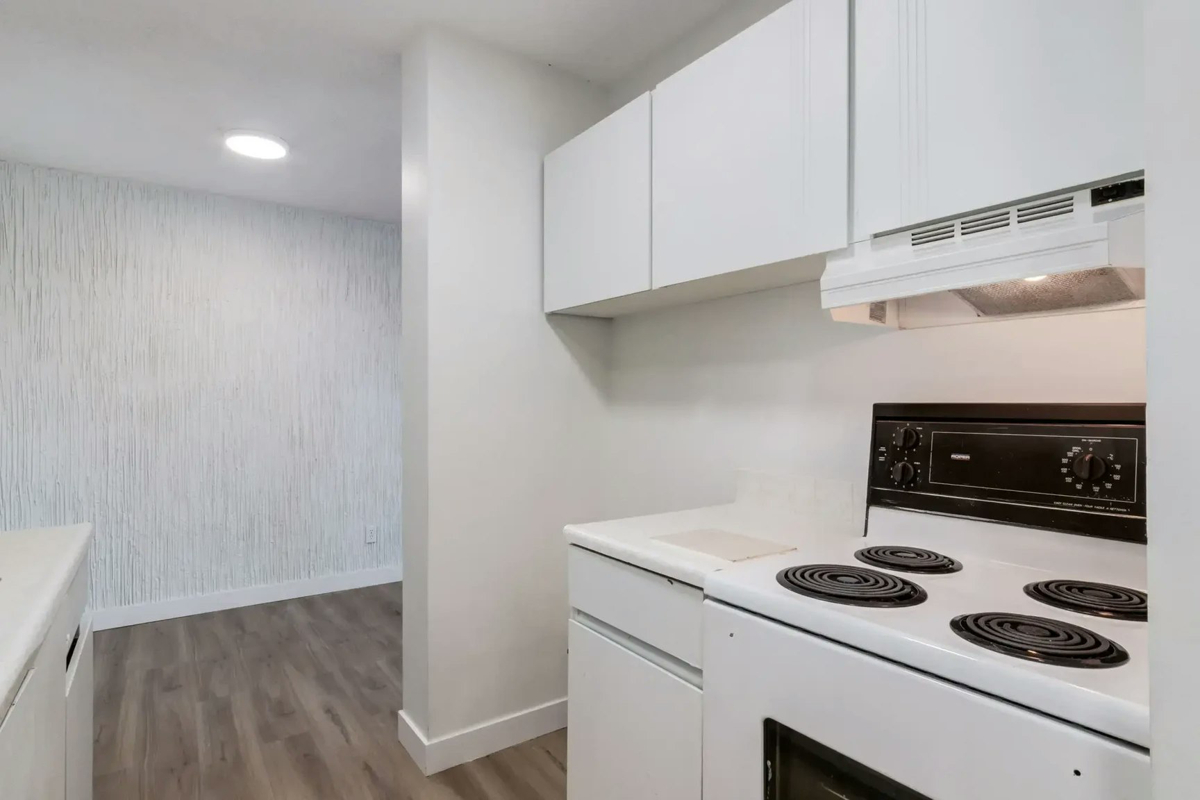 202-115 25 Avenue SW, Calgary, AB, T2S 3G4 - 26