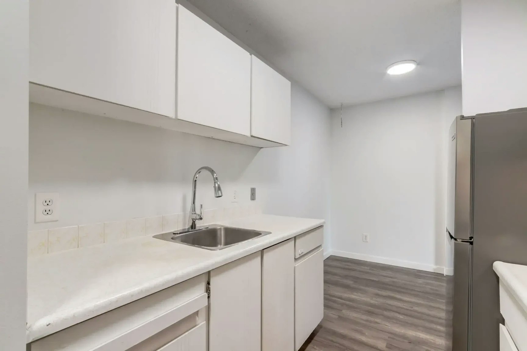 202-115 25 Avenue SW, Calgary, AB, T2S 3G4 - 5