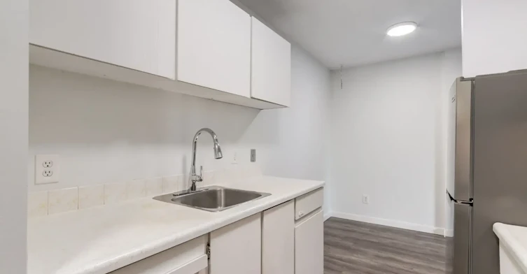202-115 25 Avenue SW, Calgary, AB, T2S 3G4 - 5