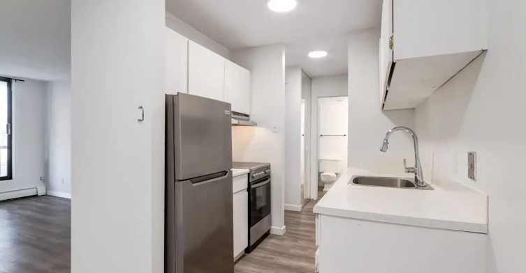 202-115 25 Avenue SW, Calgary, AB, T2S 3G4 - 4
