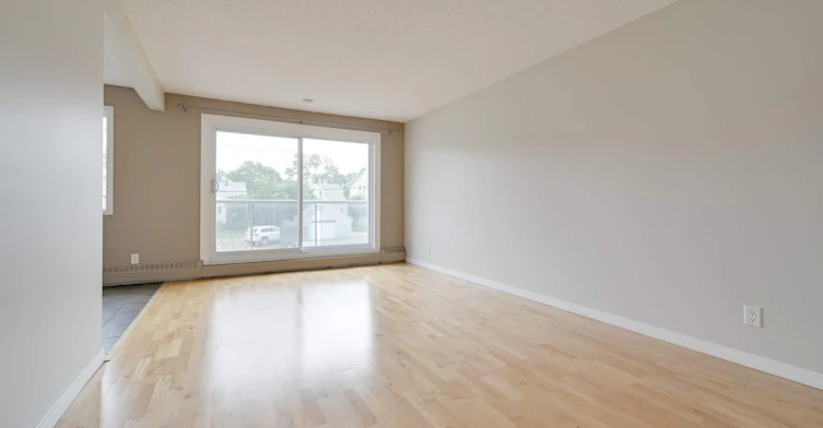 11019 107 Street, Edmonton, AB, T5H 0Z6 - 9