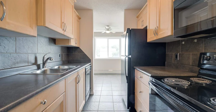 11019 107 Street, Edmonton, AB, T5H 0Z6 - 13