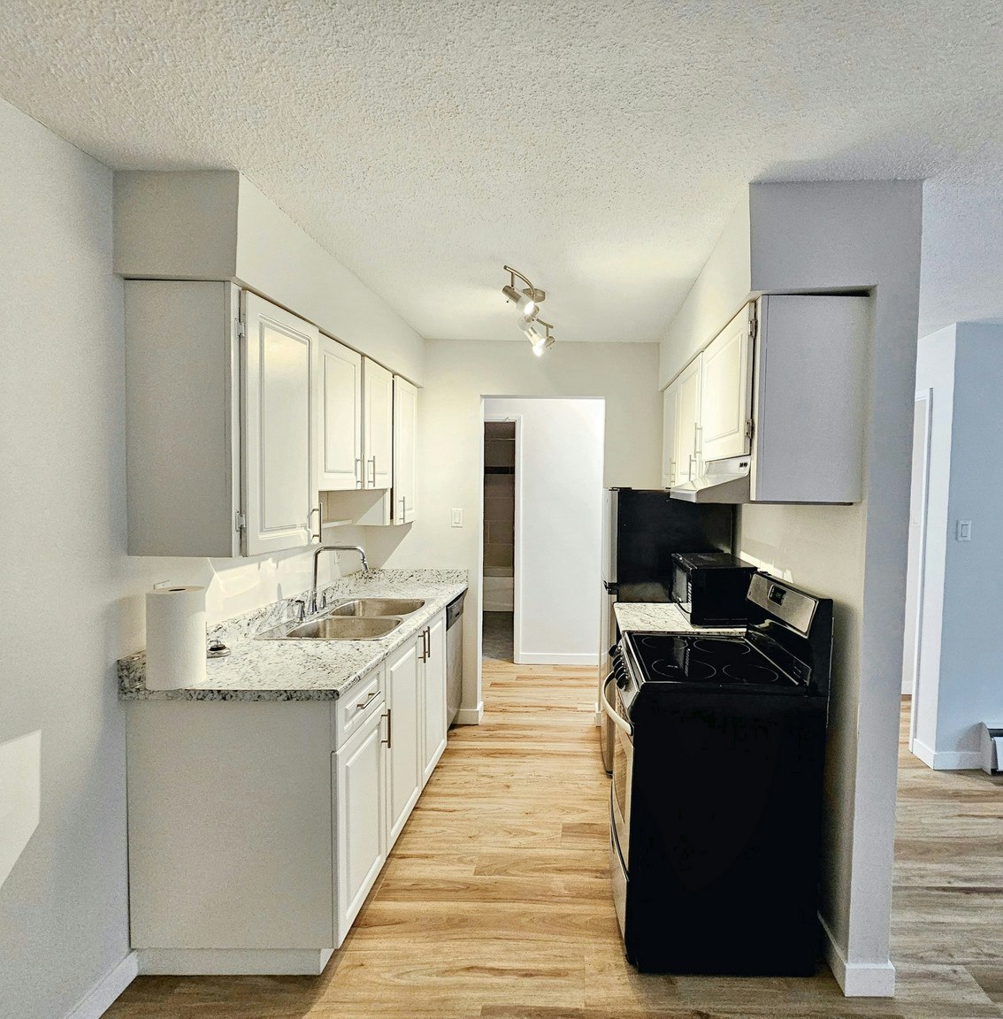 218-325 Ward Street, New Westminster, BC, V3L 3N7 - 2