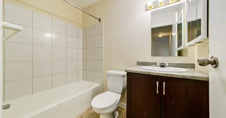 303C-7315 Yellowhead Trail, Edmonton, AB, T5B 4K1 - 7