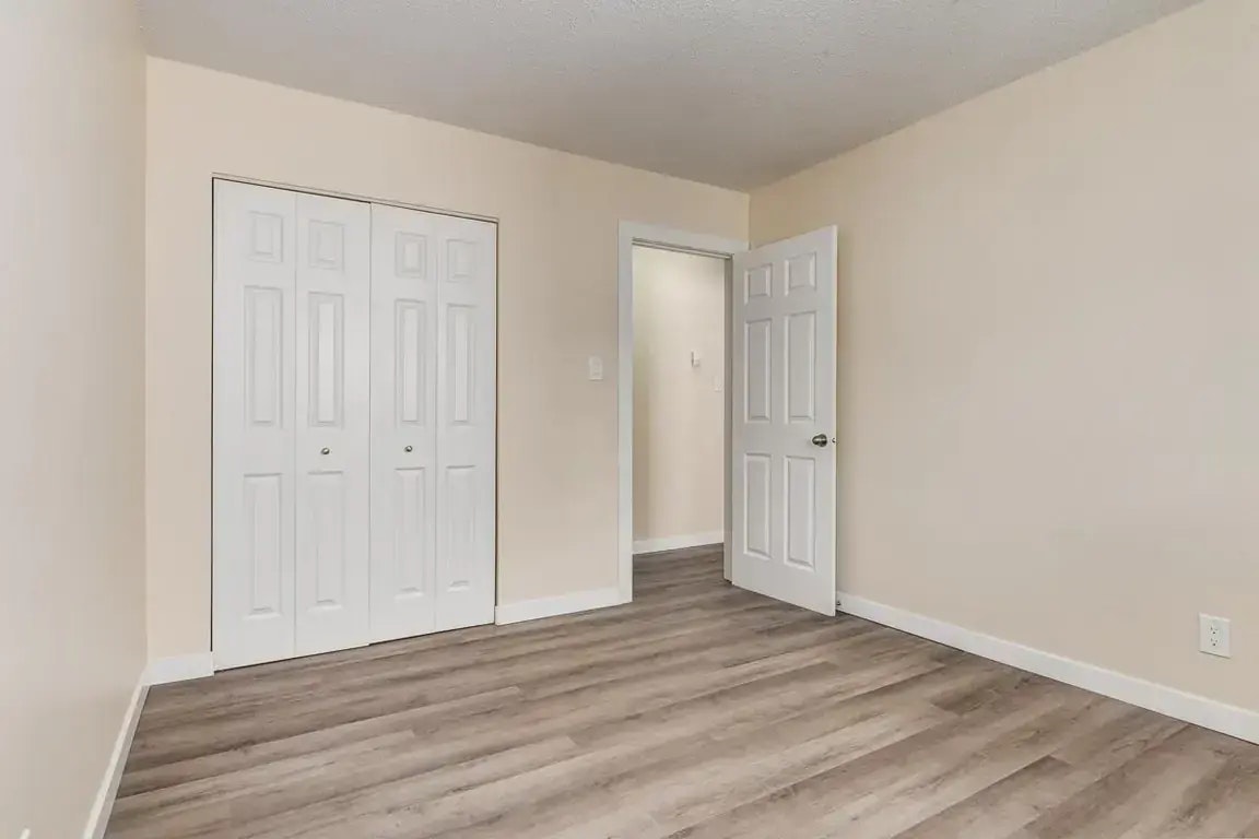 303C-7315 Yellowhead Trail, Edmonton, AB, T5B 4K1 - 12