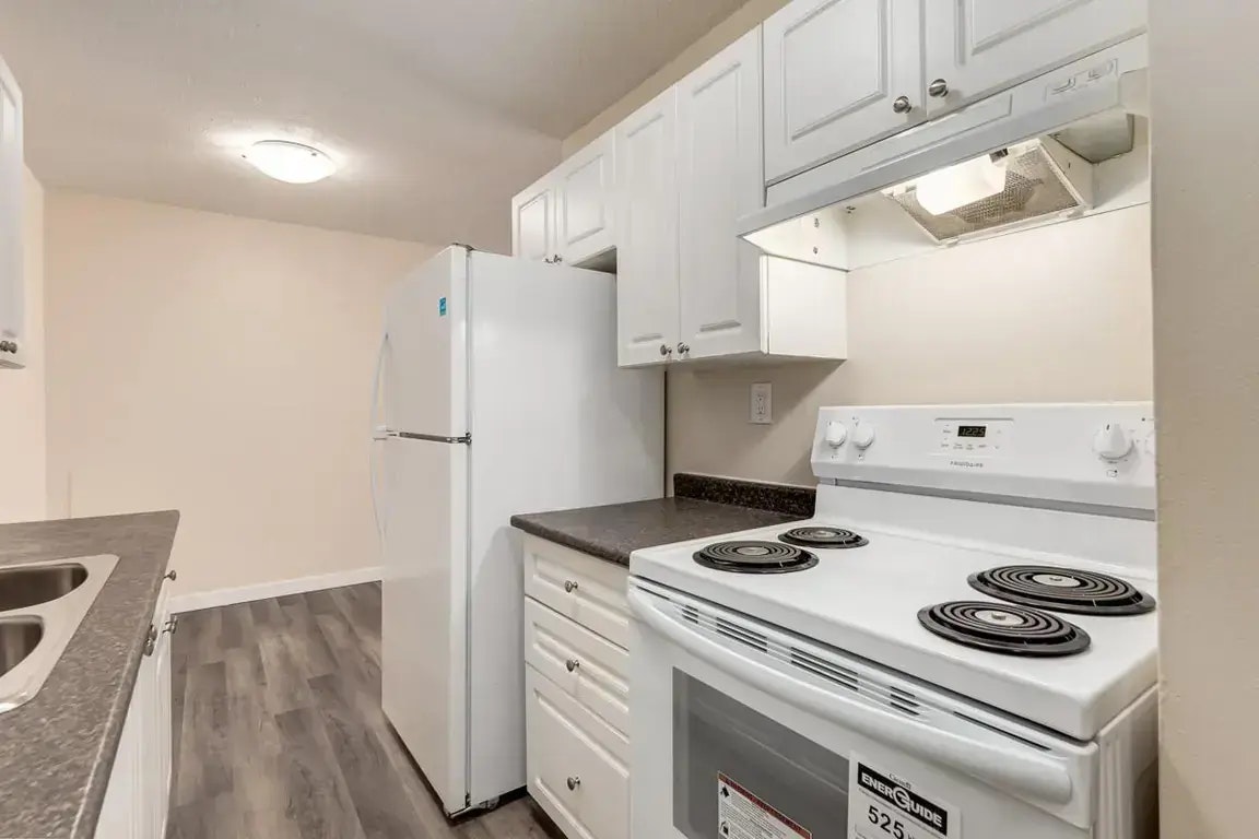 303C-7315 Yellowhead Trail, Edmonton, AB, T5B 4K1 - 10