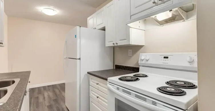 303C-7315 Yellowhead Trail, Edmonton, AB, T5B 4K1 - 10