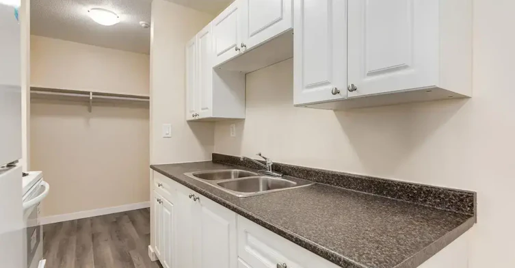 303C-7315 Yellowhead Trail, Edmonton, AB, T5B 4K1 - 9