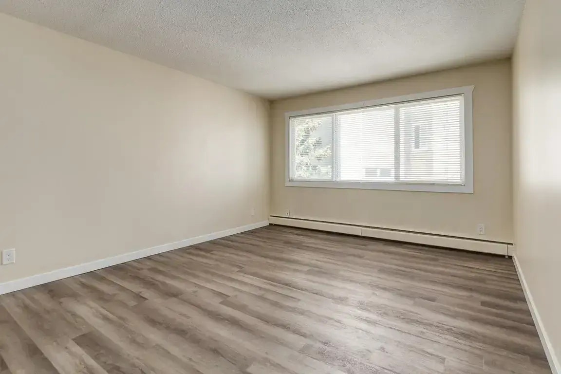 303C-7315 Yellowhead Trail, Edmonton, AB, T5B 4K1 - 8