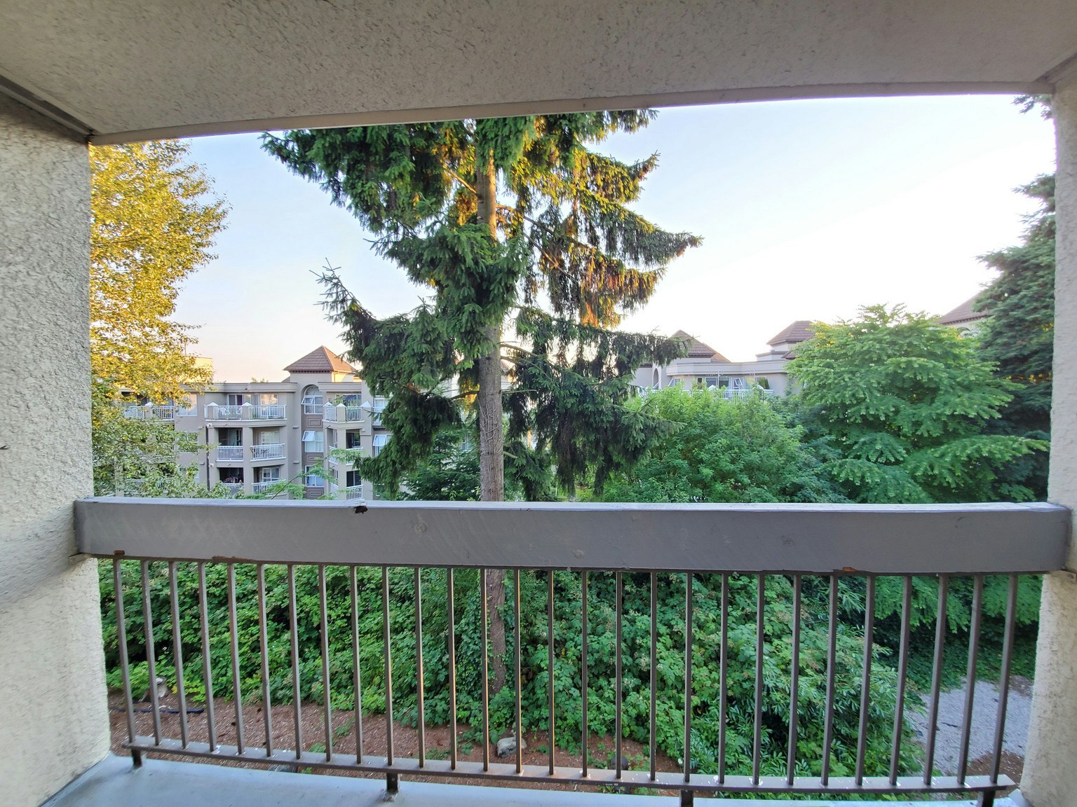 218-520 11th Street, New Westminster, BC, V3M 5W9 - 2