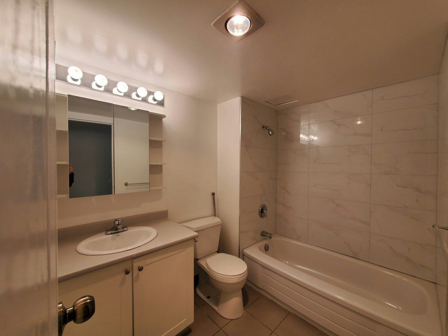 218-520 11th Street, New Westminster, BC, V3M 5W9 - 11