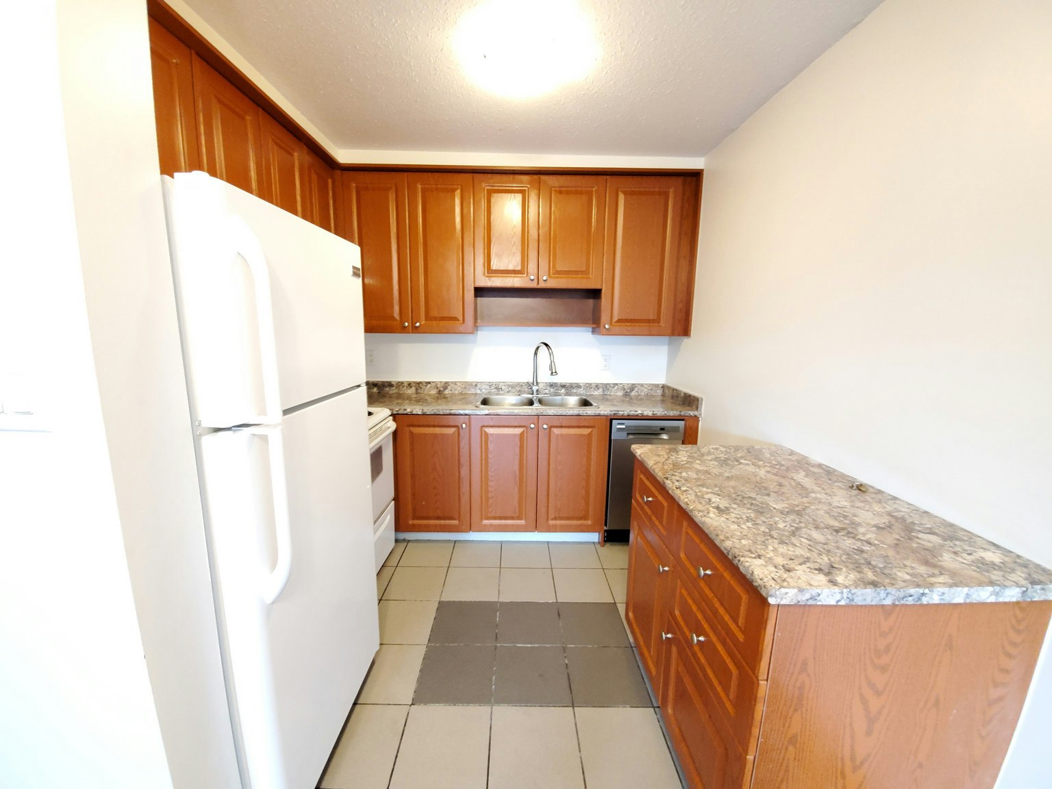 218-520 11th Street, New Westminster, BC, V3M 5W9 - 4