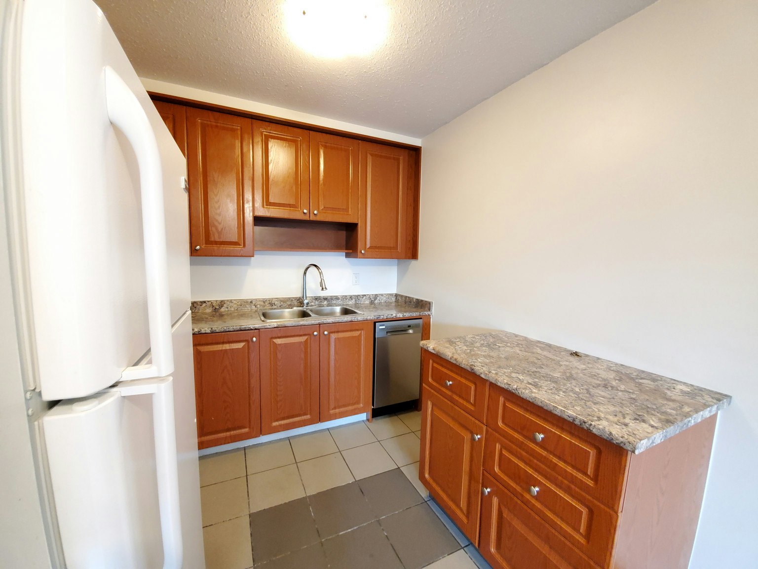 218-520 11th Street, New Westminster, BC, V3M 5W9 - 5