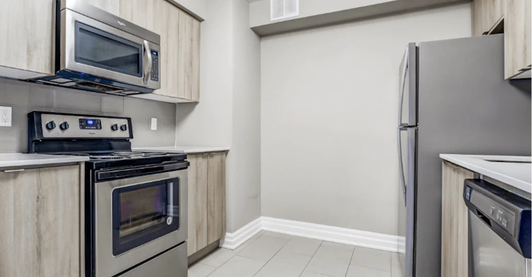 19-111 Pacific Avenue, Toronto, ON, M6P 2P2 - 8