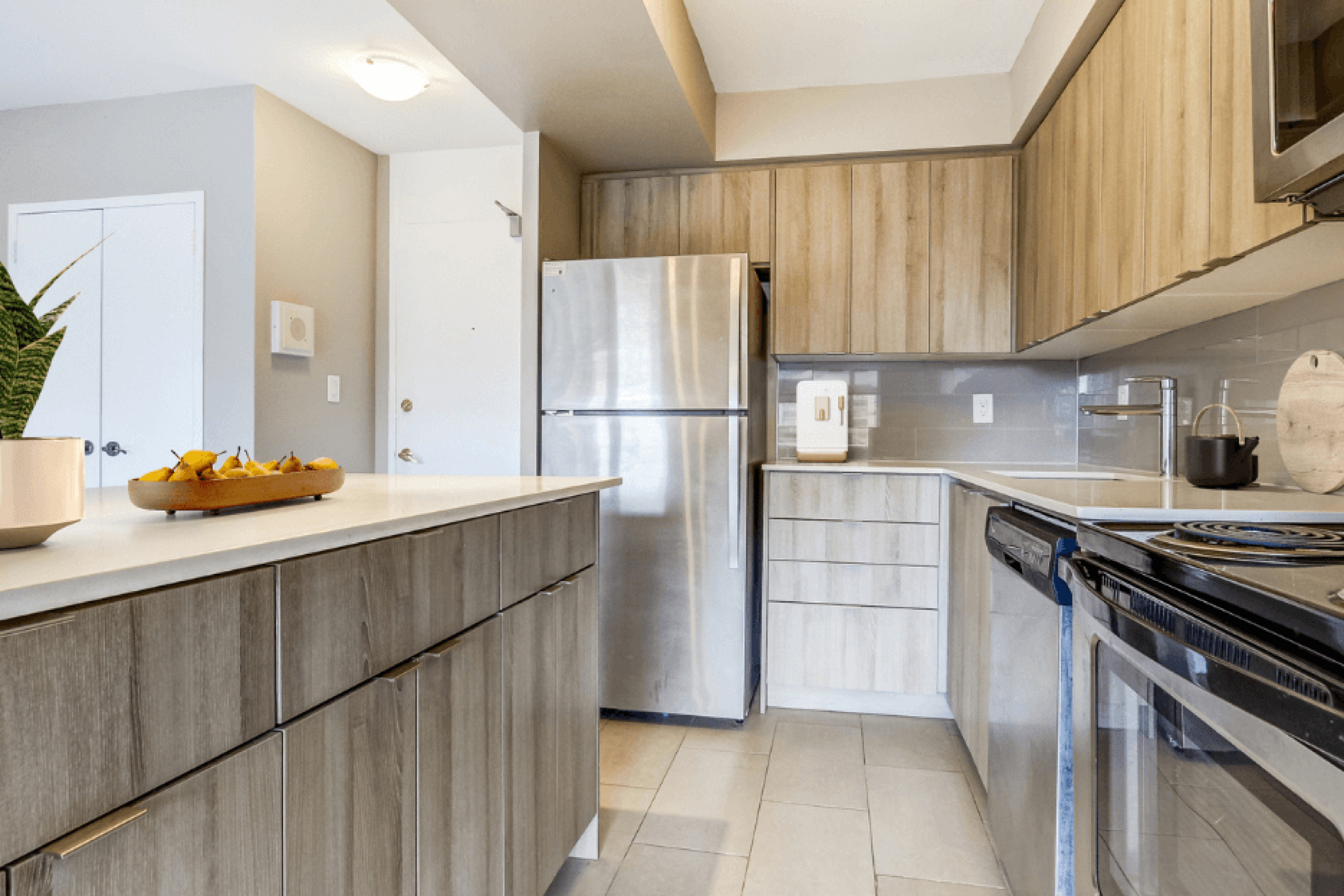 52-111 Pacific Avenue, Toronto, ON, M6P 2P2 - 2