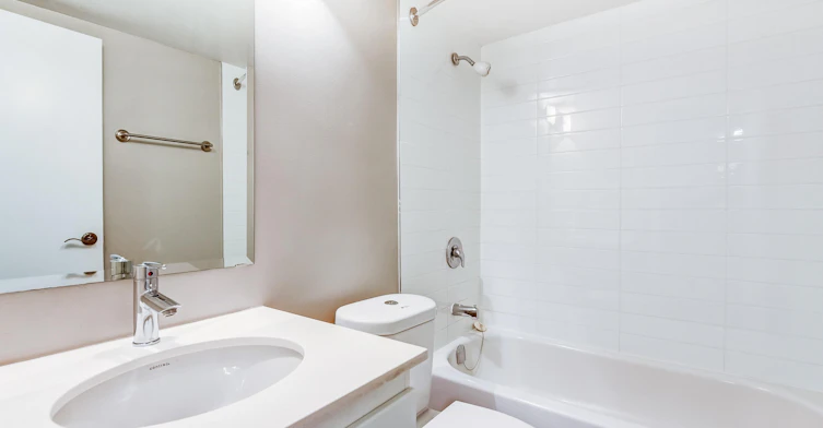 111 Pacific Avenue, Toronto, ON, M6P 2P2 - 5