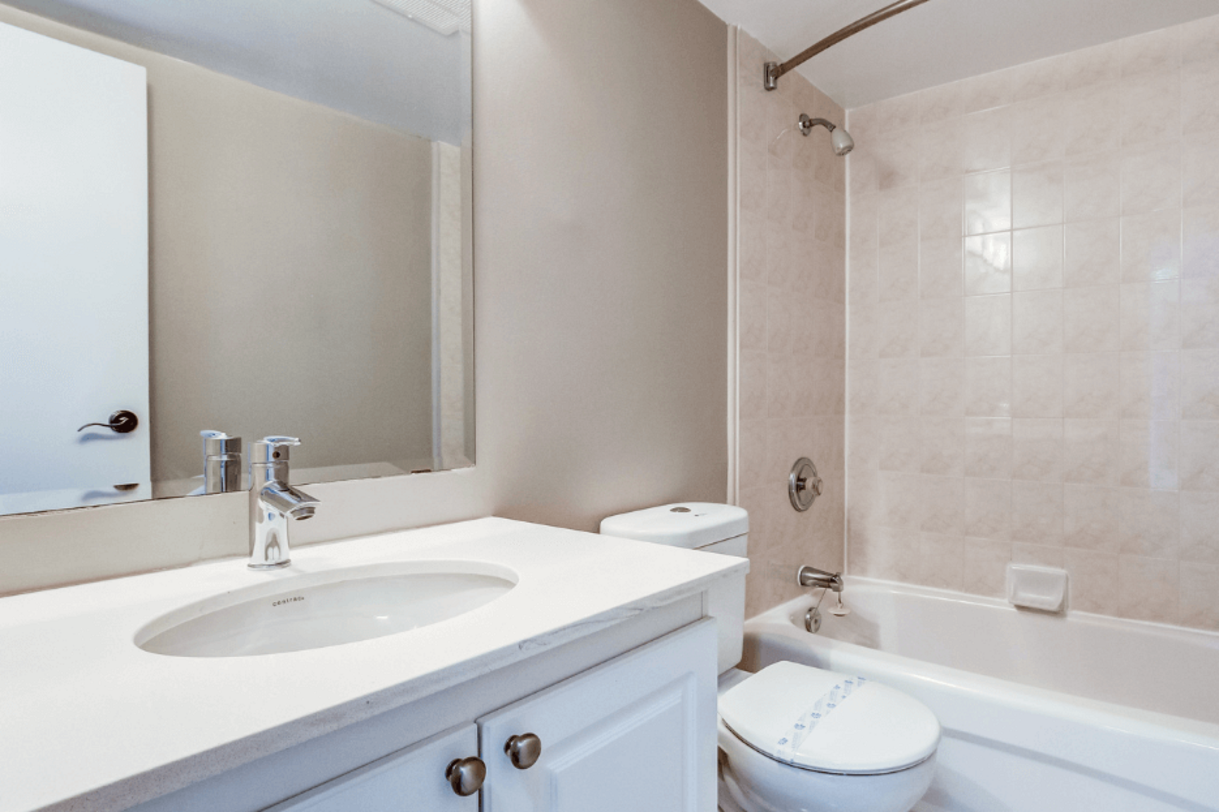 17-111 Pacific Avenue, Toronto, ON, M6P 2P2 - 6