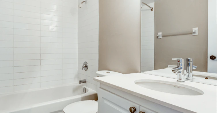21-111 Pacific Avenue, Toronto, ON, M6P 2P2 - 6