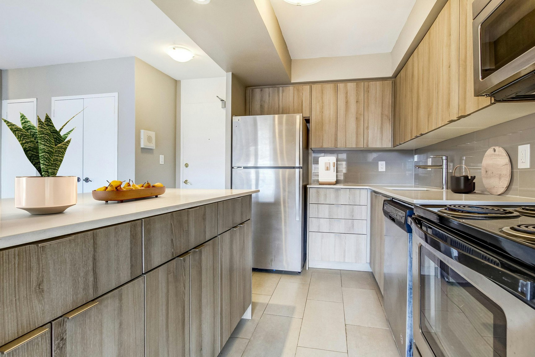 111 Pacific Avenue, Toronto, ON, M6P 2P2 - 2