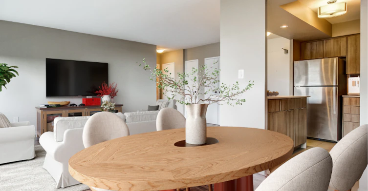 67-111 Pacific Avenue, Toronto, ON, M6P 2P2 - 3