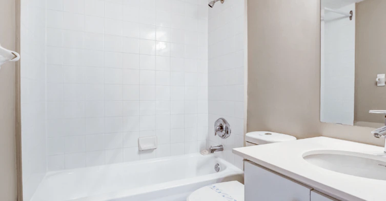 113-111 Pacific Avenue, Toronto, ON, M6P 2P2 - 6